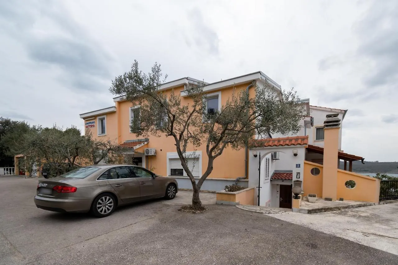 Apartments And Rooms By The Sea Posedarje, Novigrad - 21123 Posedarje